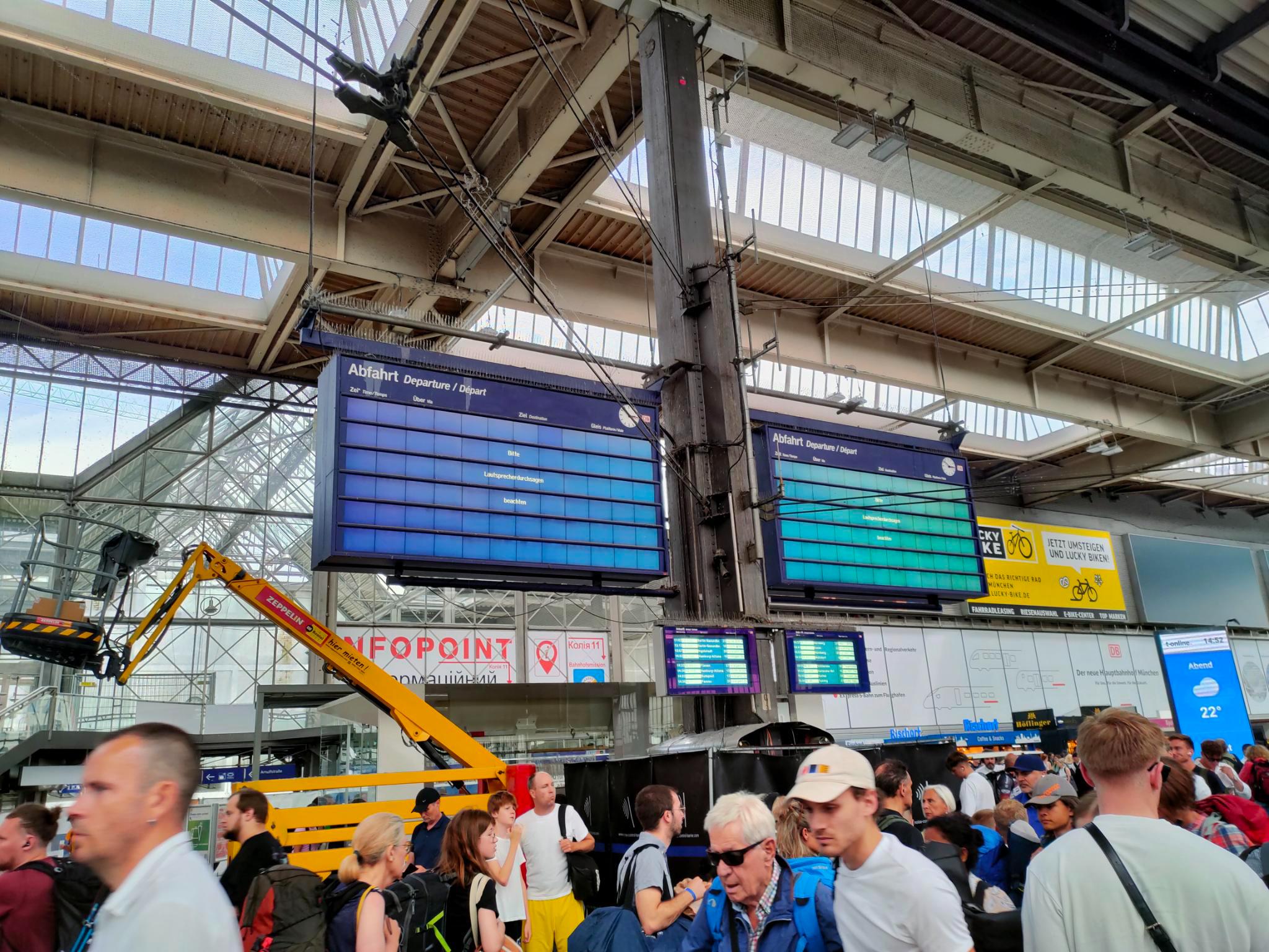 Anzeigetafel im Münchner Hauptbahnhof